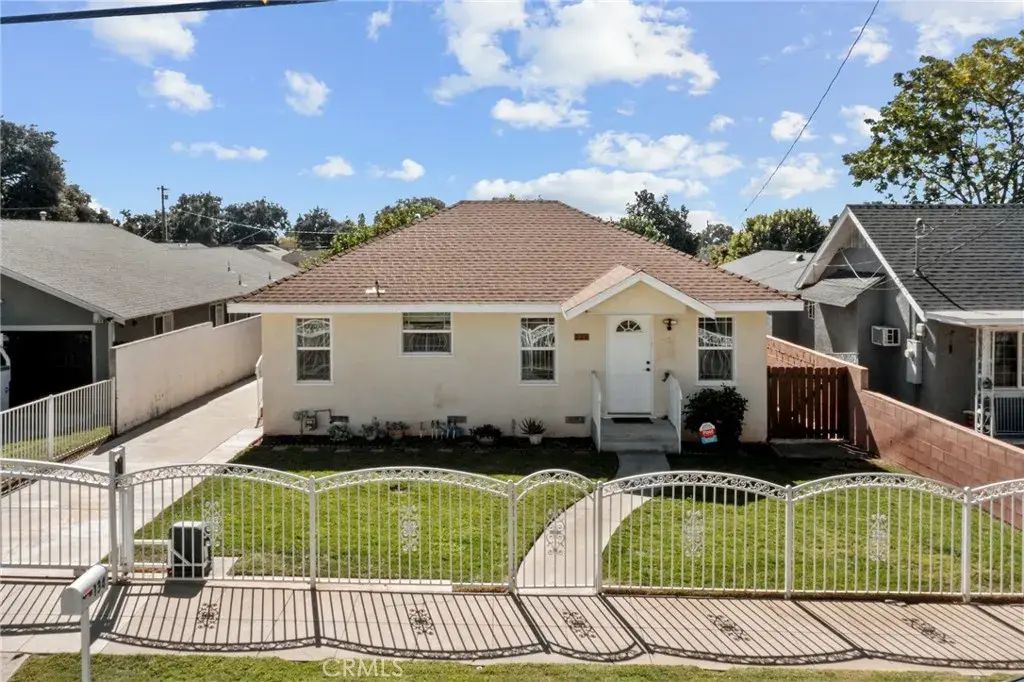 134 E Cypress, Monrovia