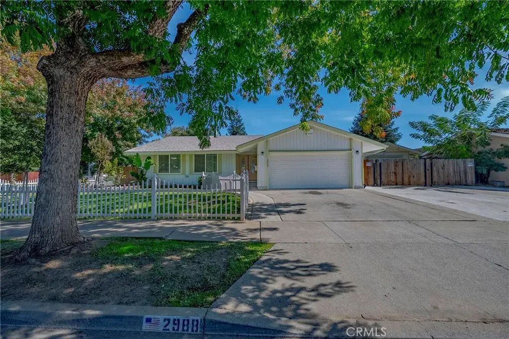2988 Bedford, Merced