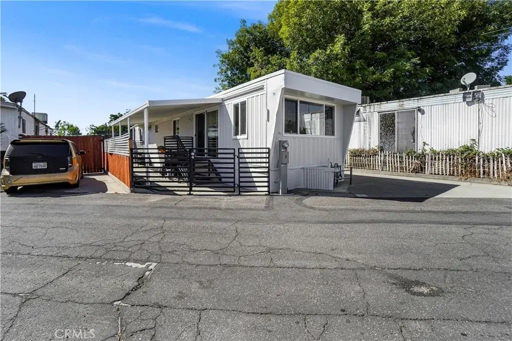 4161 Mission 2, Montclair