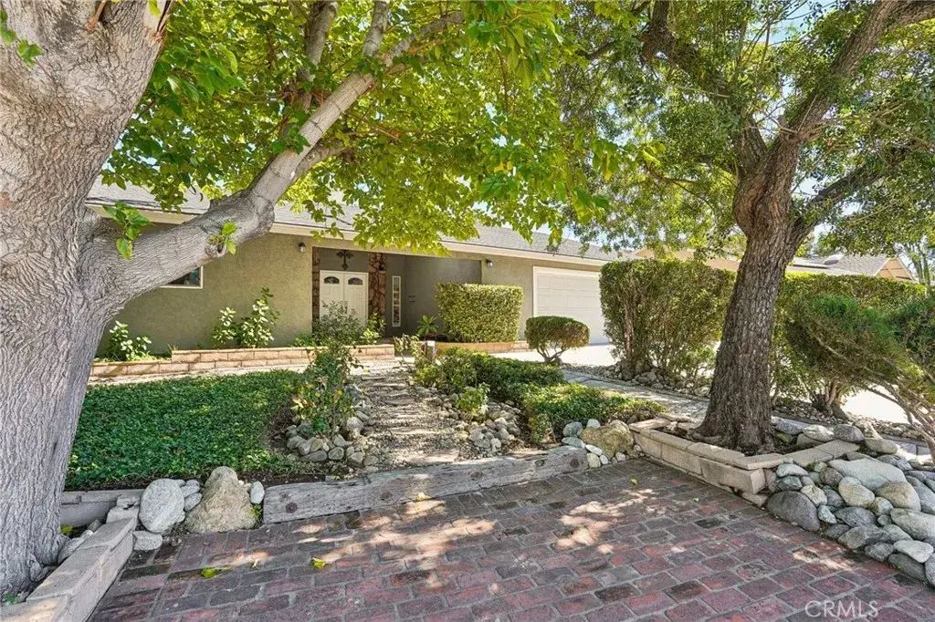 1030 S Danehurst Avenue, Glendora