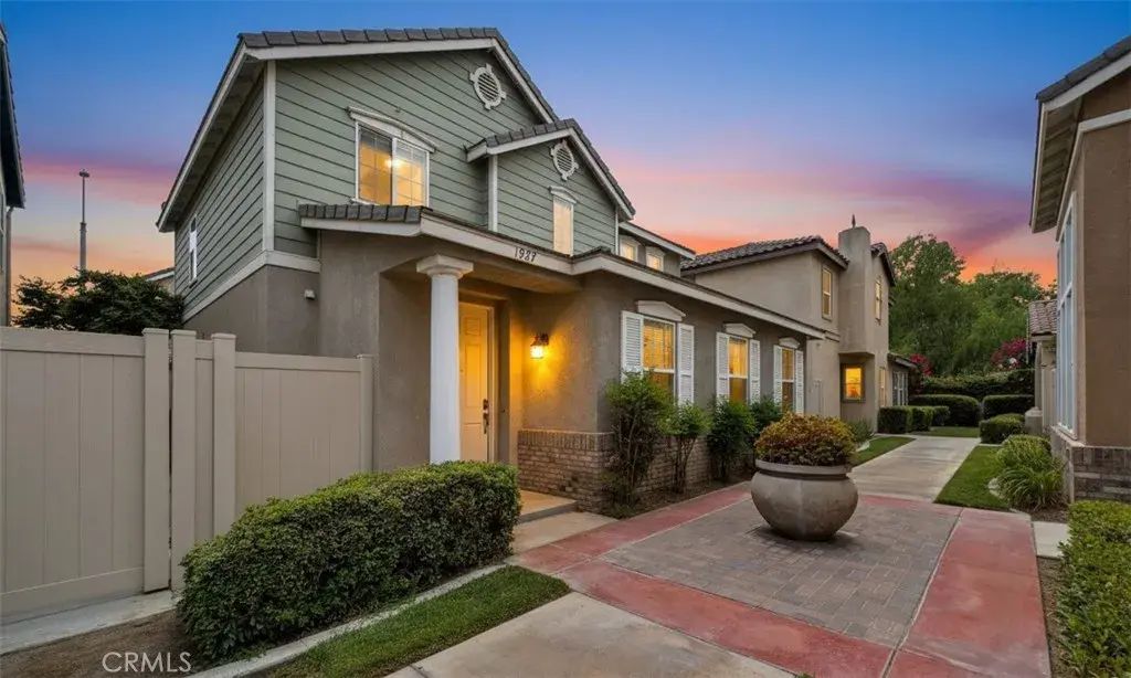 1927 Kenton, Riverside