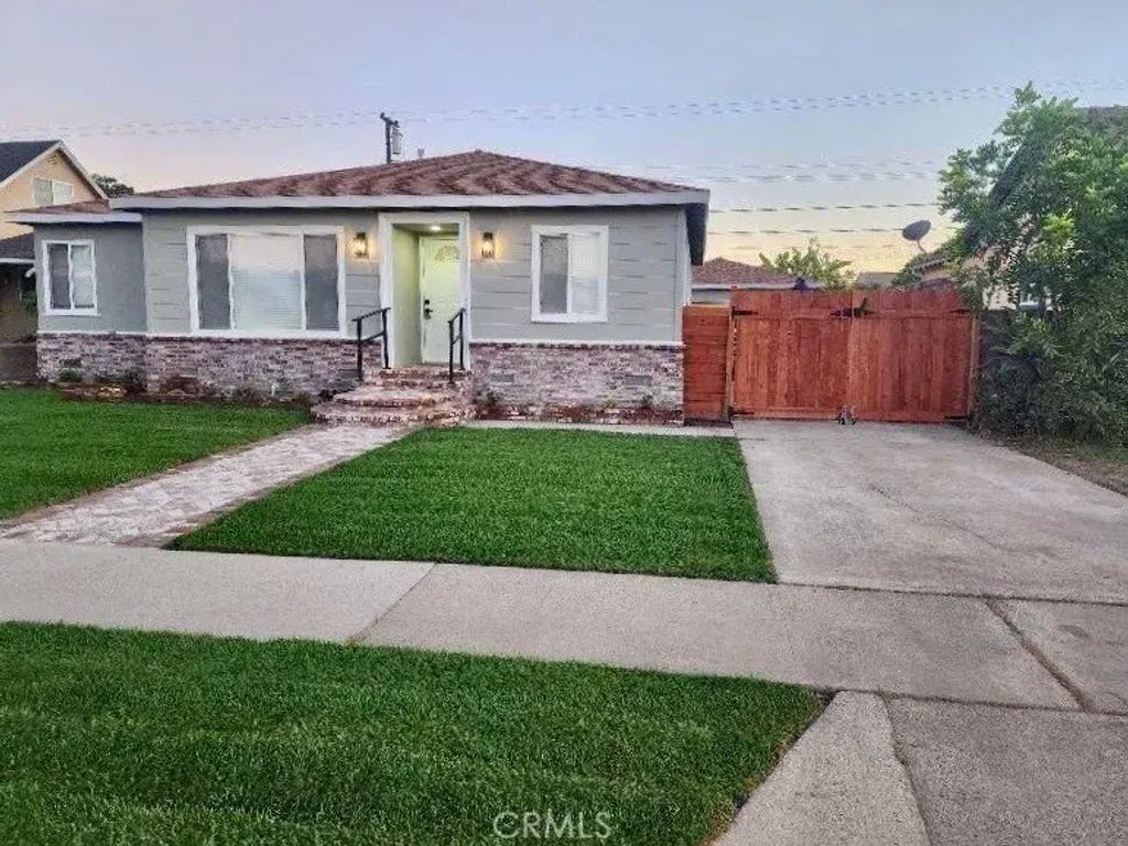 8308 Poinsettia, Buena Park