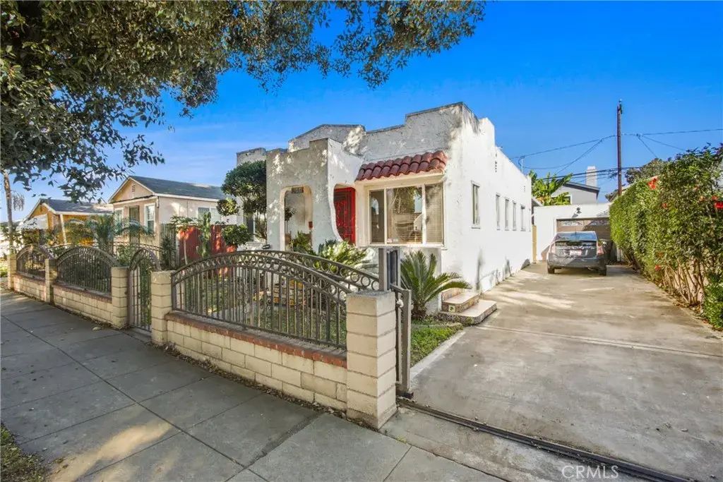305 E 52nd Street, Long Beach