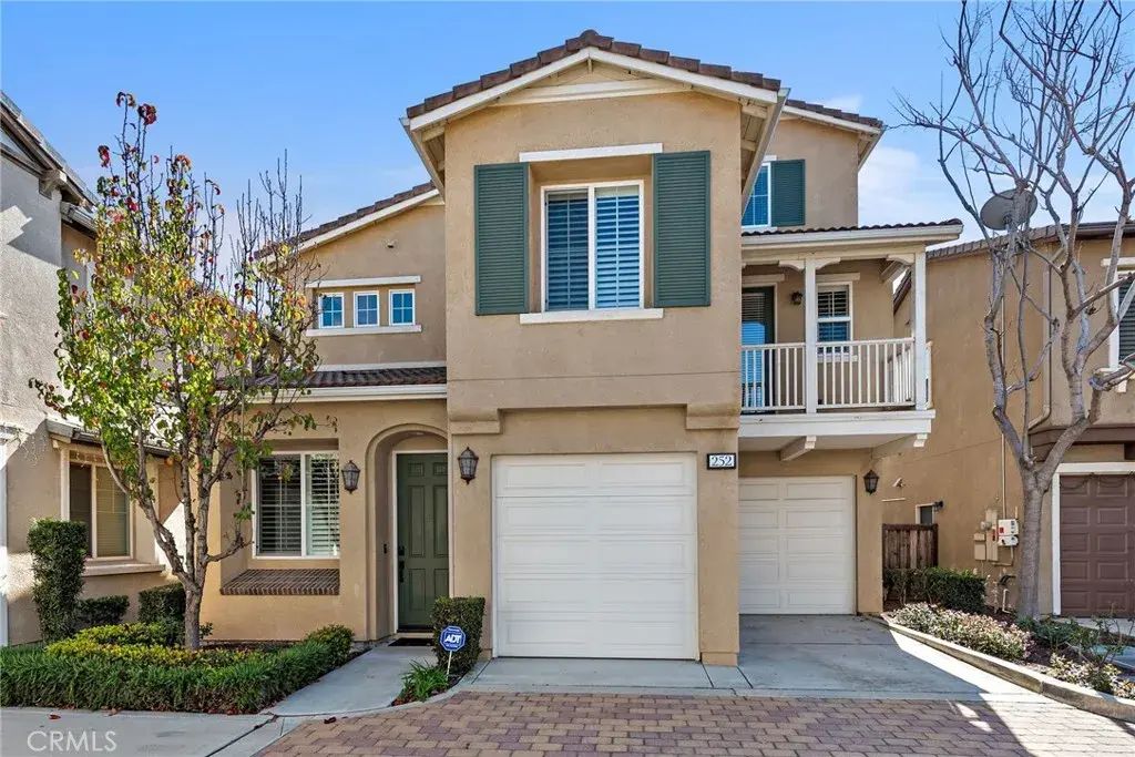 252 W Pebble Creek Lane, Orange