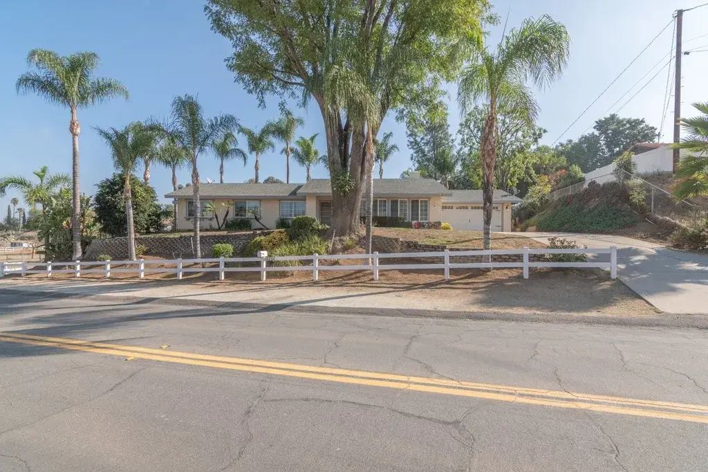 15250 Golden Star, Riverside