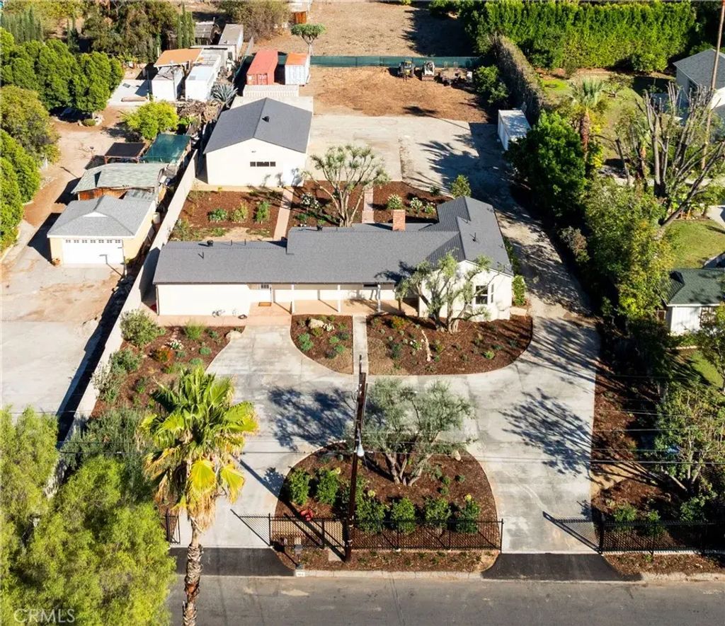 9816 Burnet, North Hills