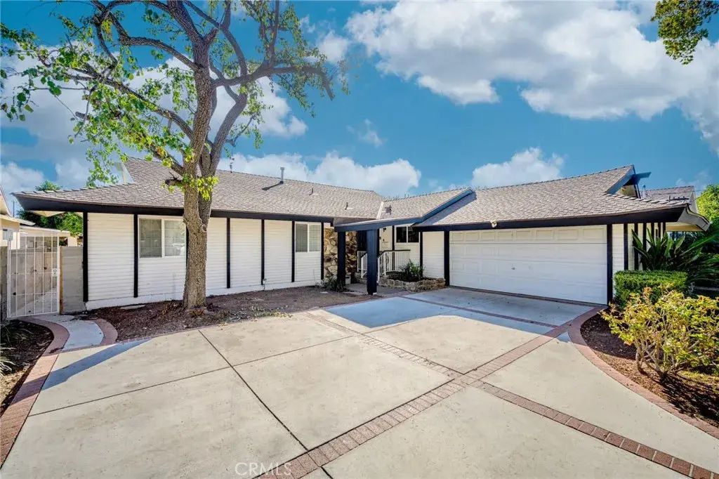 20352 Keswick Street, Winnetka
