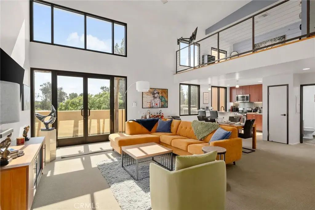 101 W Mission Boulevard 305, Pomona