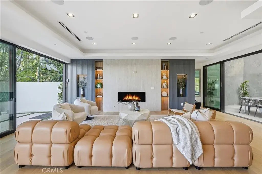 16800 Oak View, Encino