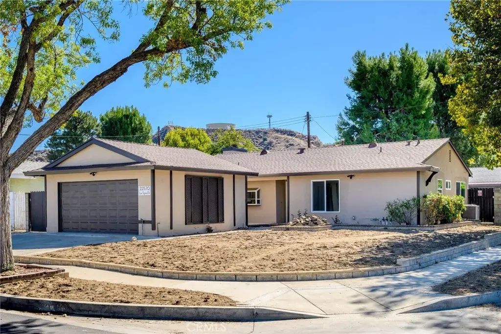 22570 Los Tigres Drive, Saugus