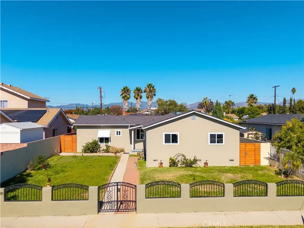 13069 Strathern Street, North Hollywood
