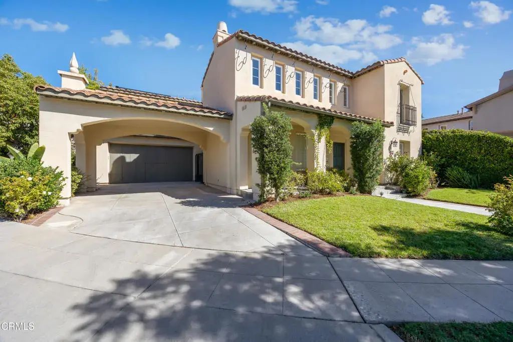 827 W Heritage Oak Court, Altadena