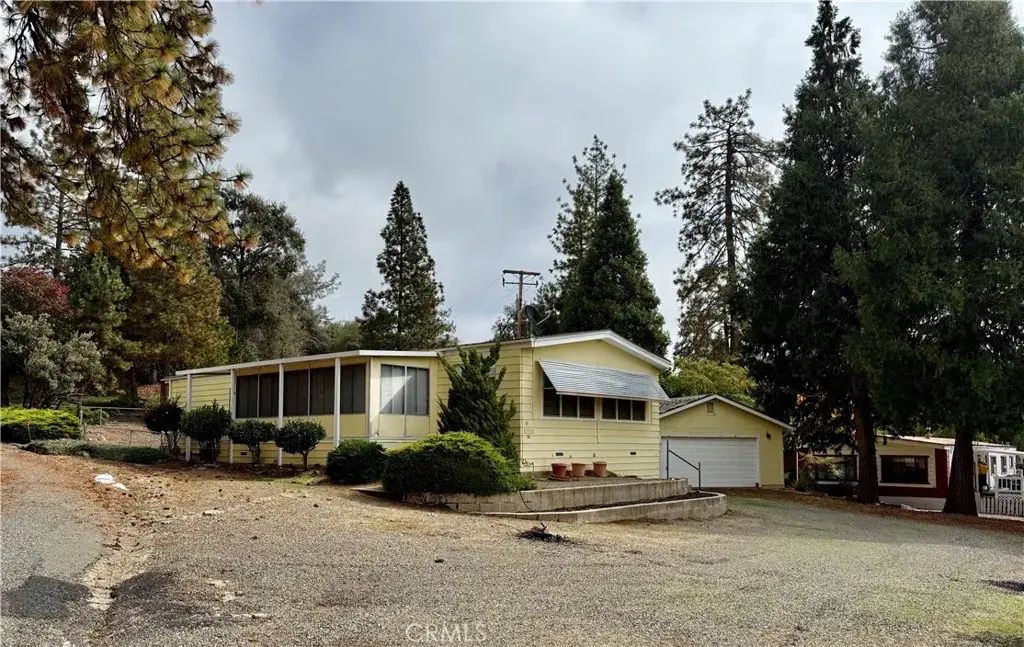 4878 Leonard 11, Mariposa