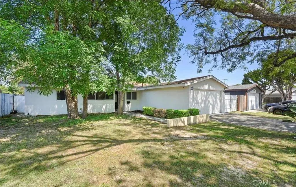 20617 Schoenborn, Winnetka