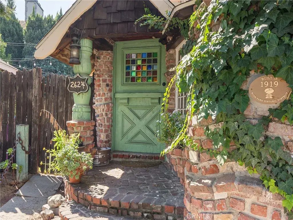 2624 E 8th Street, Long Beach