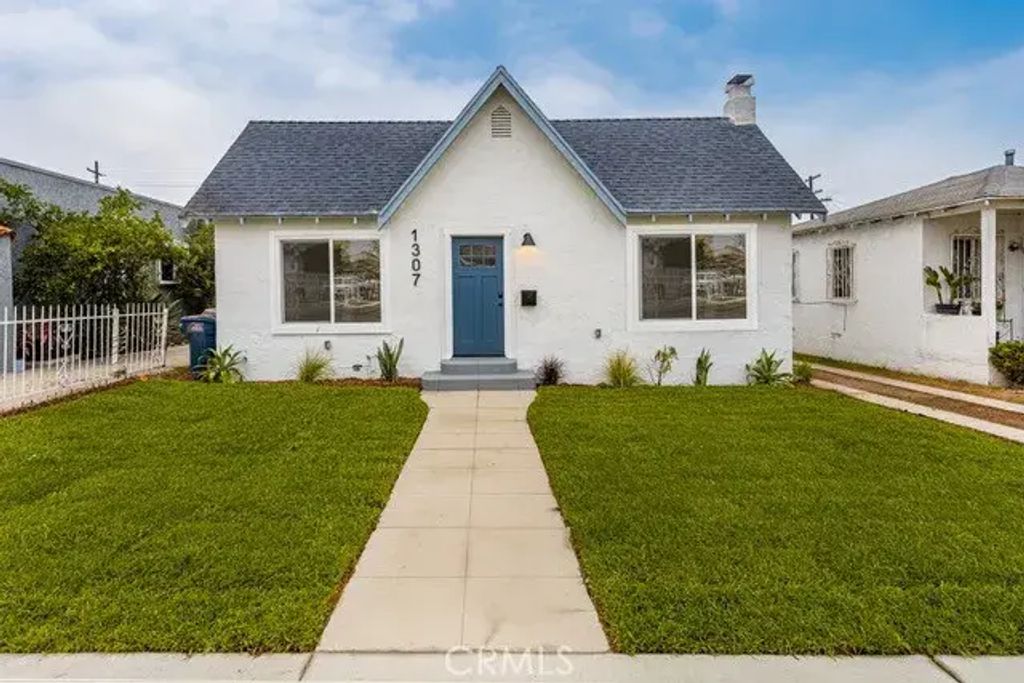 1307 W 104th, Los Angeles