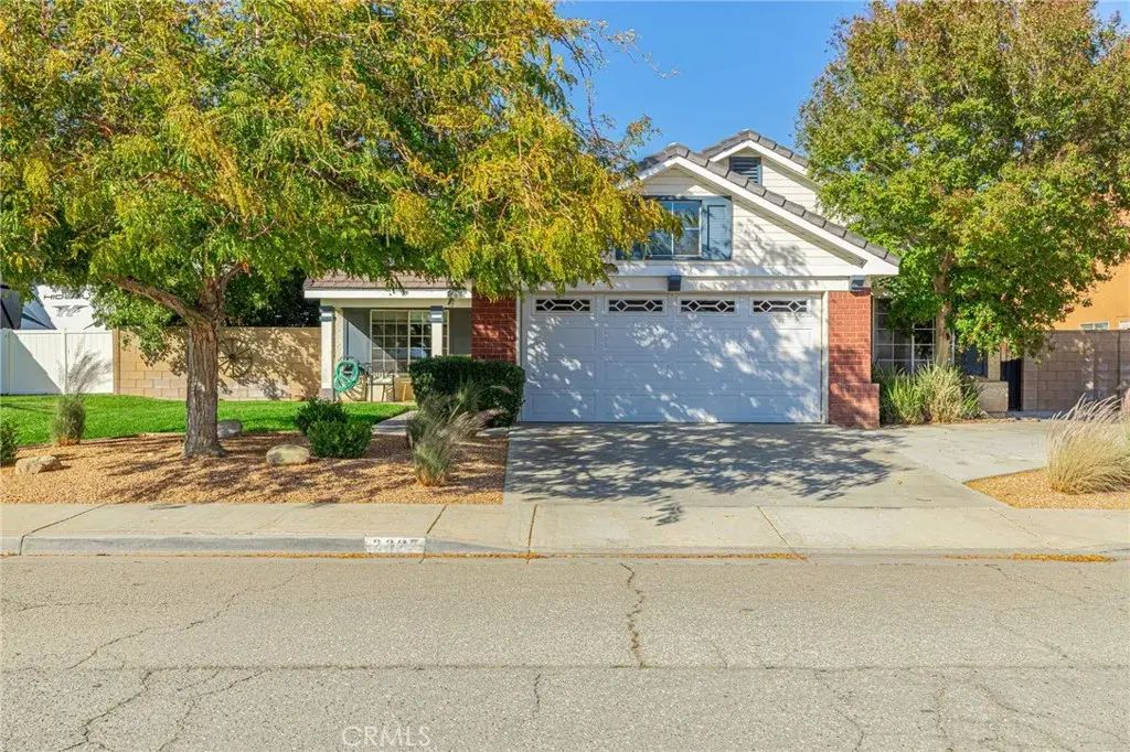 2027 Ogden Lane, Lancaster