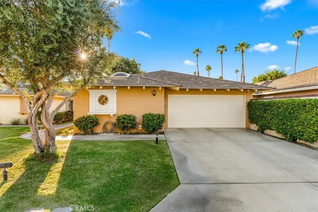 393 Gran Via, Palm Desert