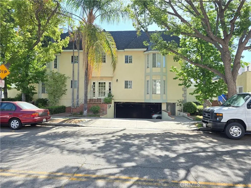 612 N Columbus Avenue 101, Glendale