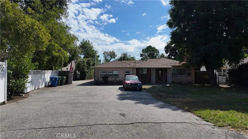 11320 Osborne, Sylmar