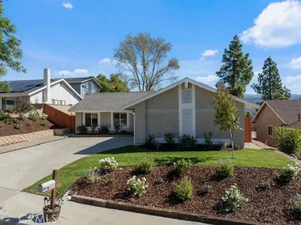 28434 Alder Peak, Canyon Country