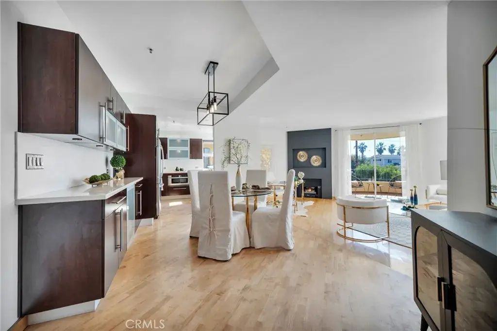 245 Main Street 208, Venice