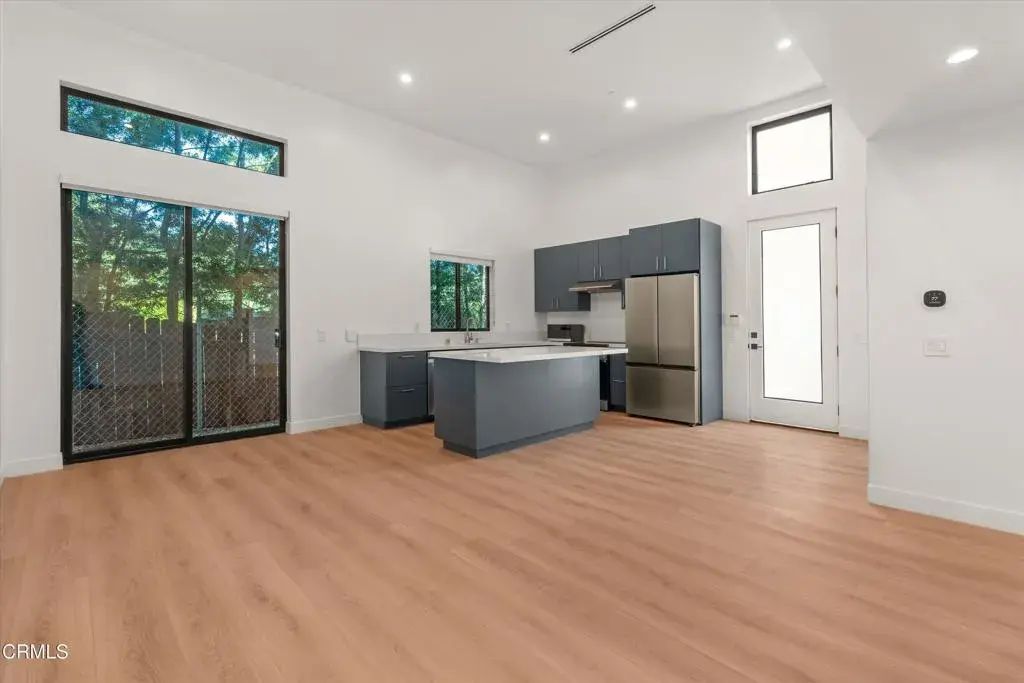 2209 Cazador Drive, Los Angeles