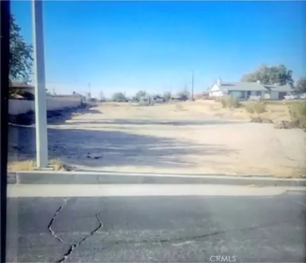 16286 Cabrillo Drive, Victorville