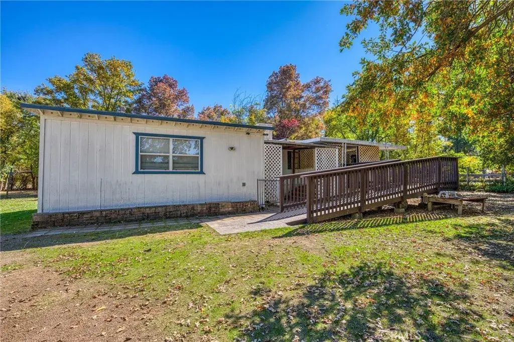 11694 Old Spruce Grove, Lower Lake