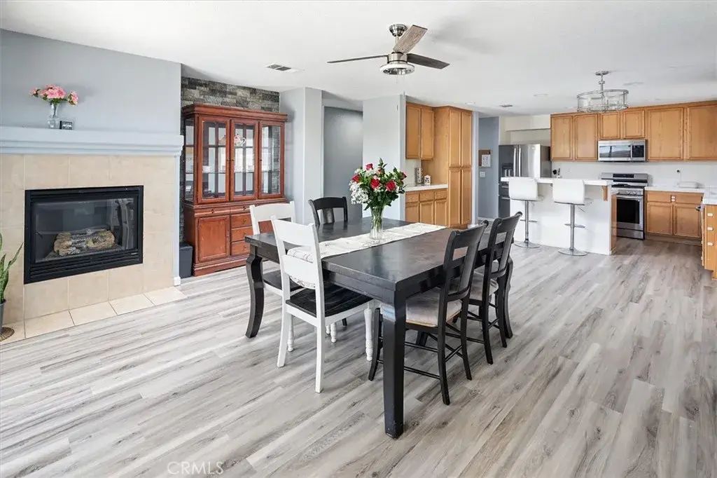 45424 Spahn Lane, Lancaster