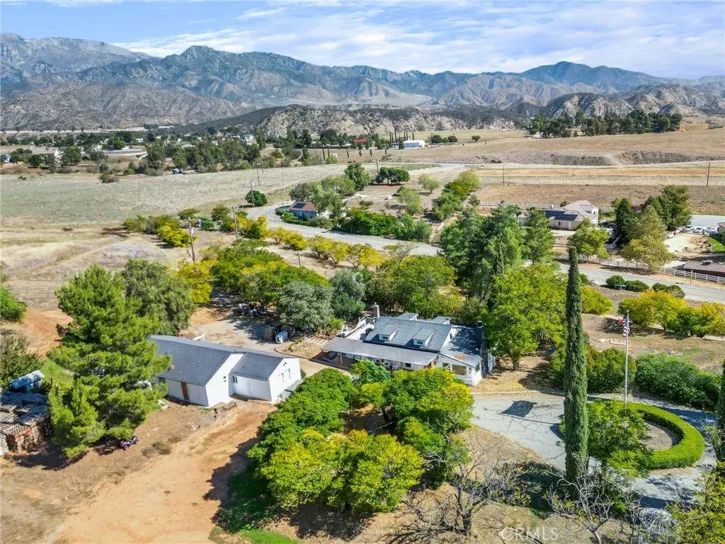 11055 Sunset, Banning