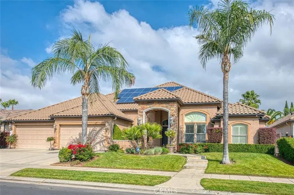 1867 N Rector, Clovis