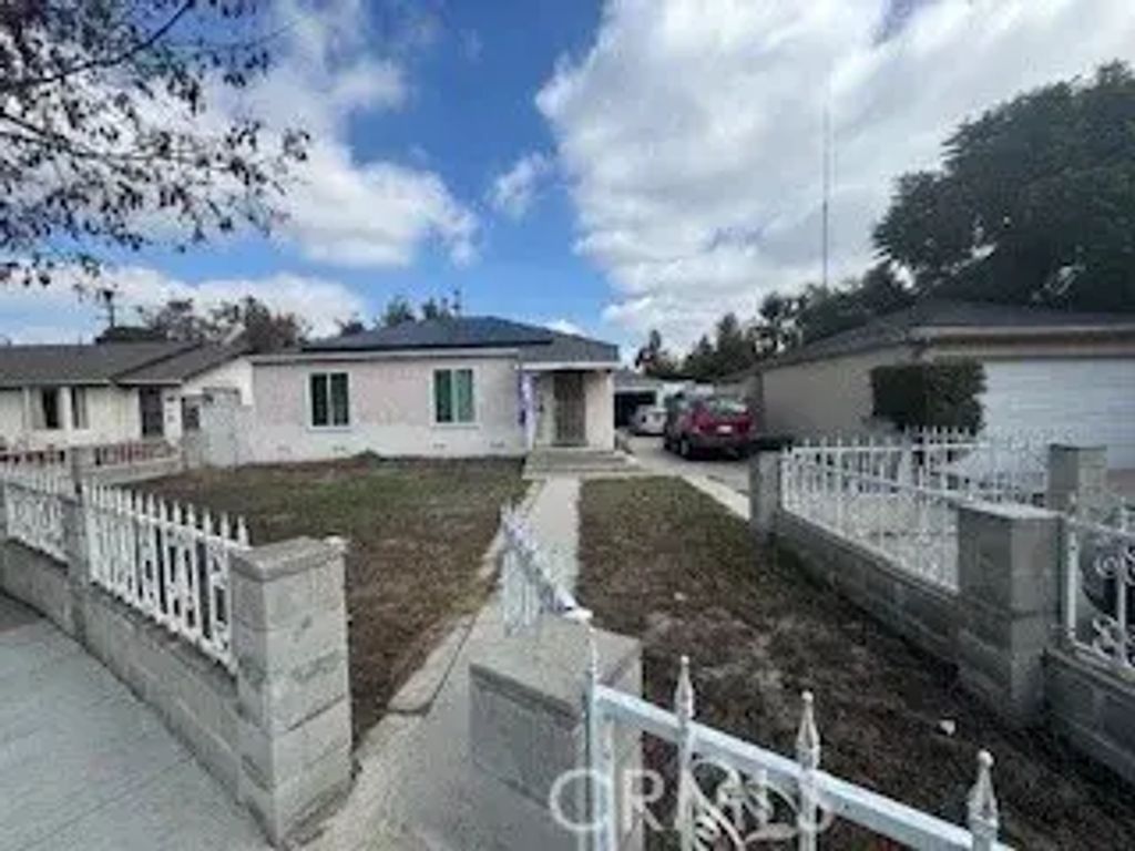 5762 Cedar Avenue, Long Beach