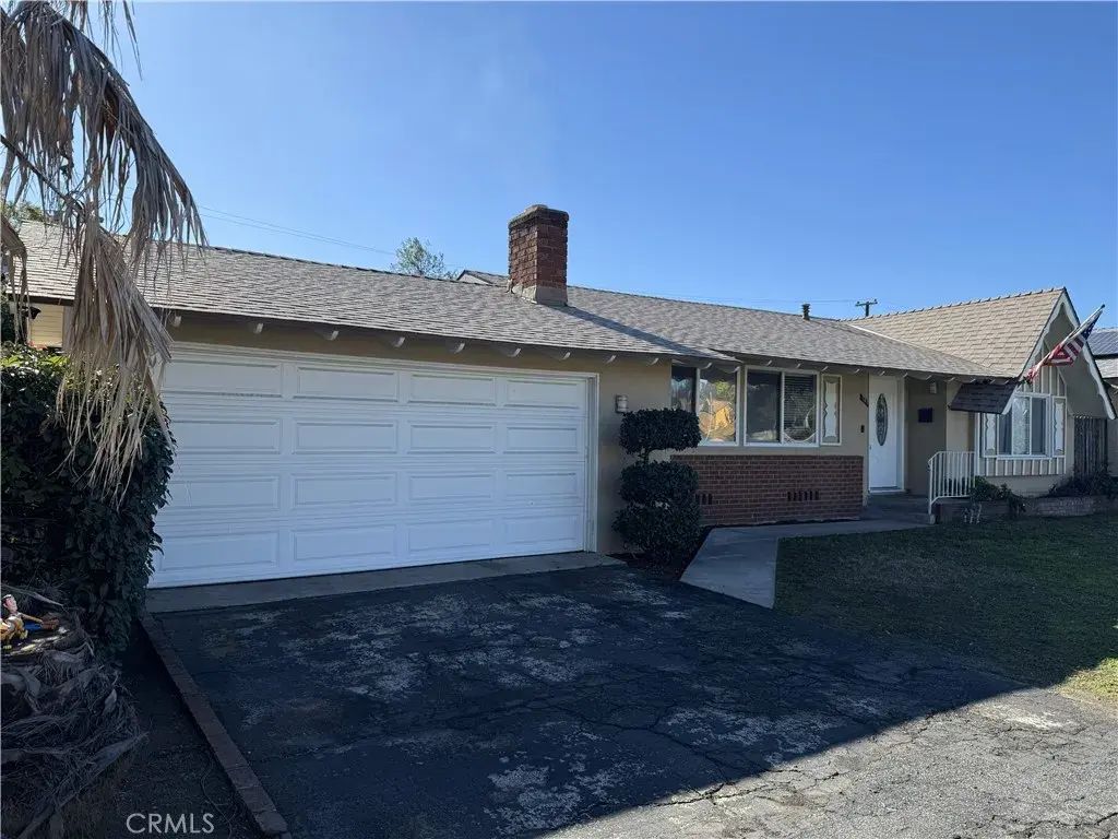 288 Royal Coach, Pomona