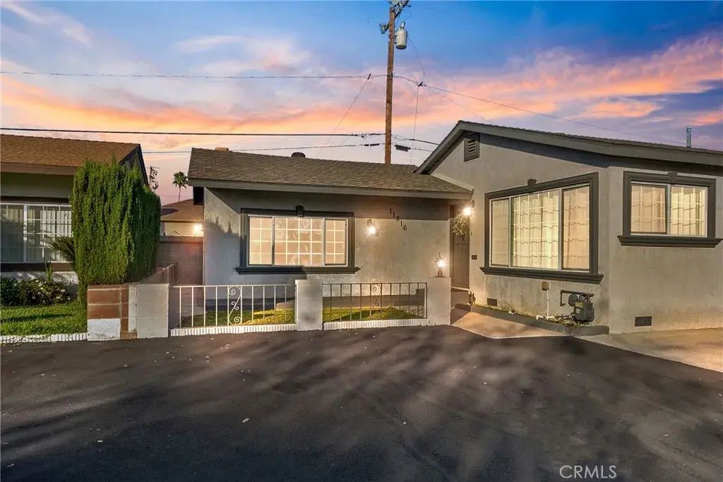 11816 La Reina Avenue, Downey