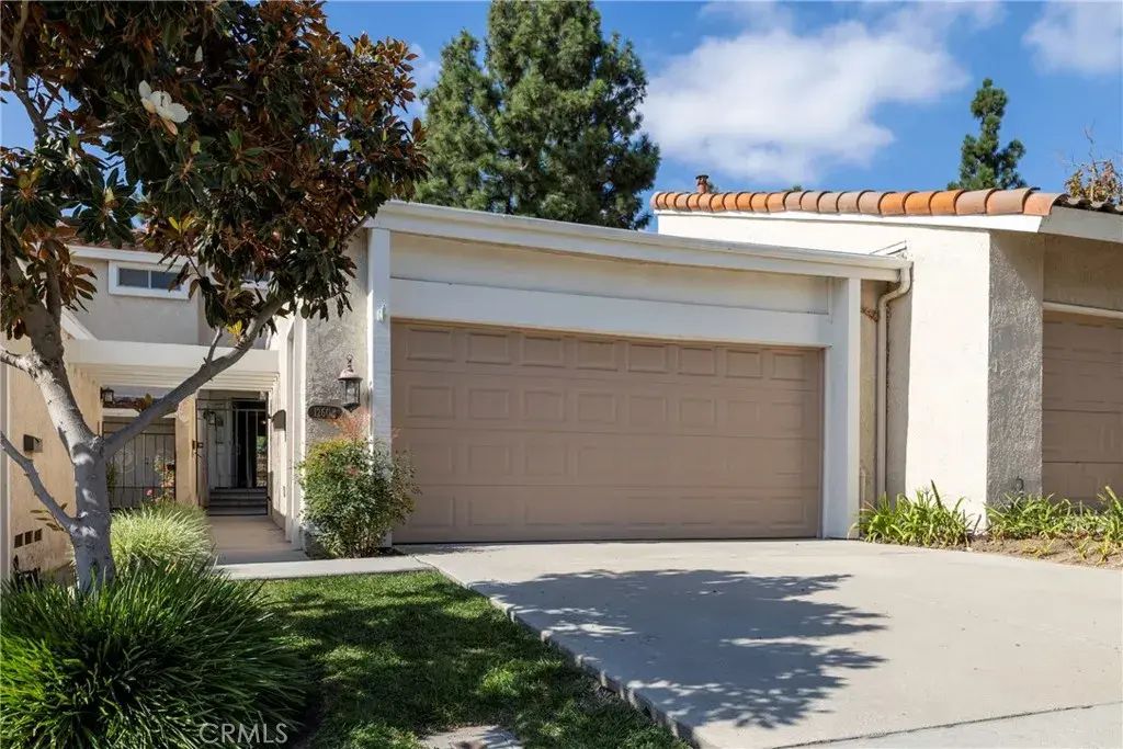 12604 Oxford, La Mirada