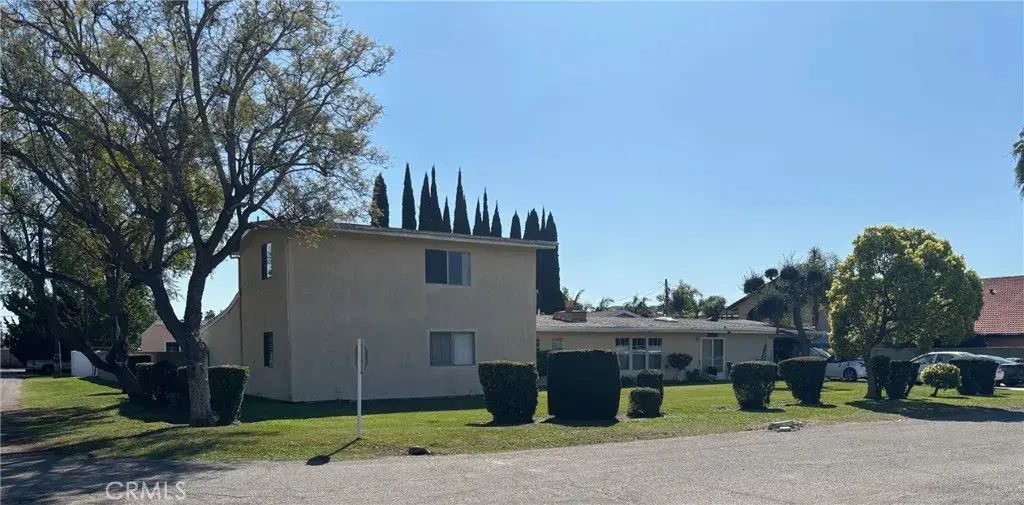 8102 La Monte, Stanton