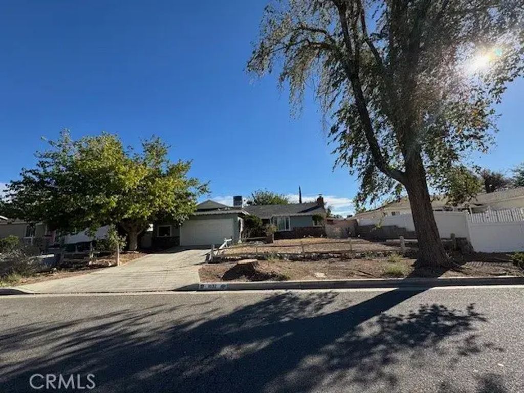 1032 W Avenue J5, Lancaster