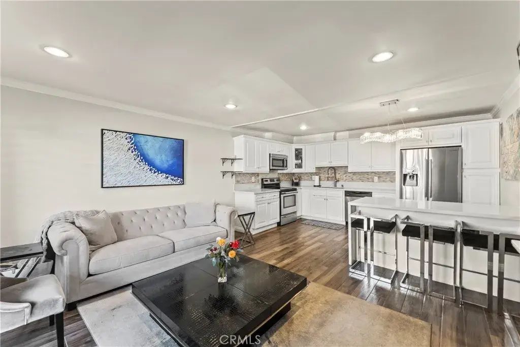 14850 Hesby Street 102, Sherman Oaks