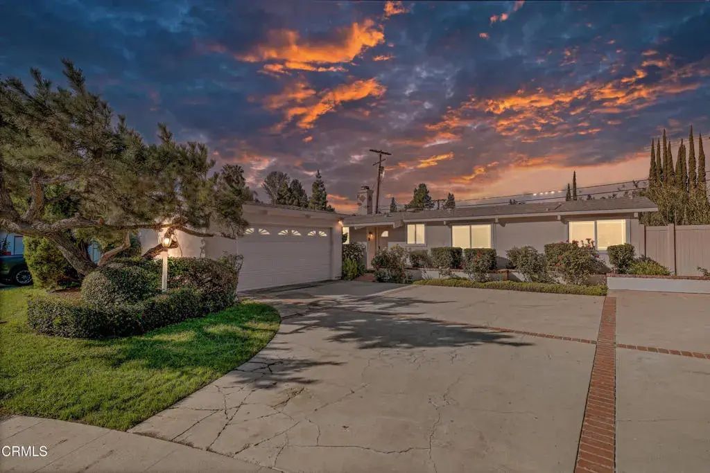4933 Bruges Avenue, Woodland Hills