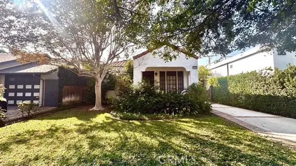 4039 Denny Avenue, Studio City