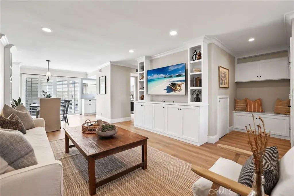 2209 Vista Huerta, Newport Beach