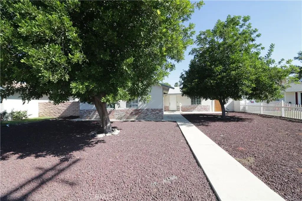 7516 Shoup, West Hills
