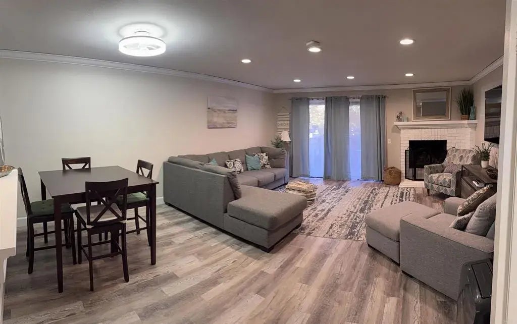 8840 Villa La Jolla Drive 221, La Jolla