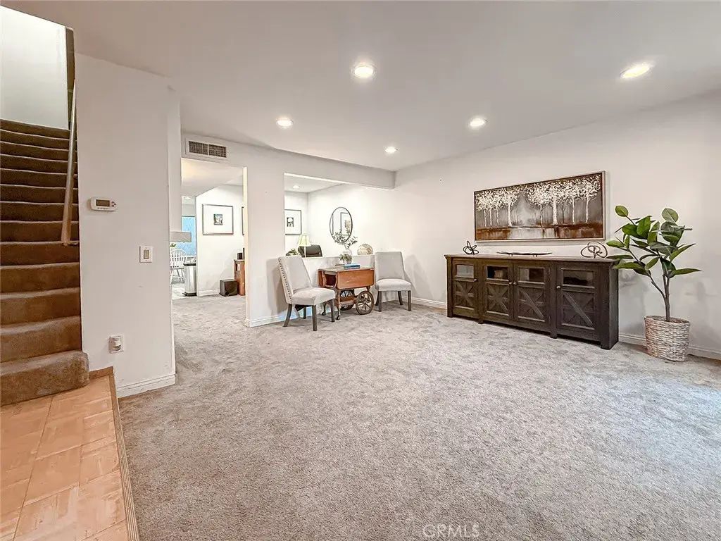22038 Vanowen Street 113, Woodland Hills