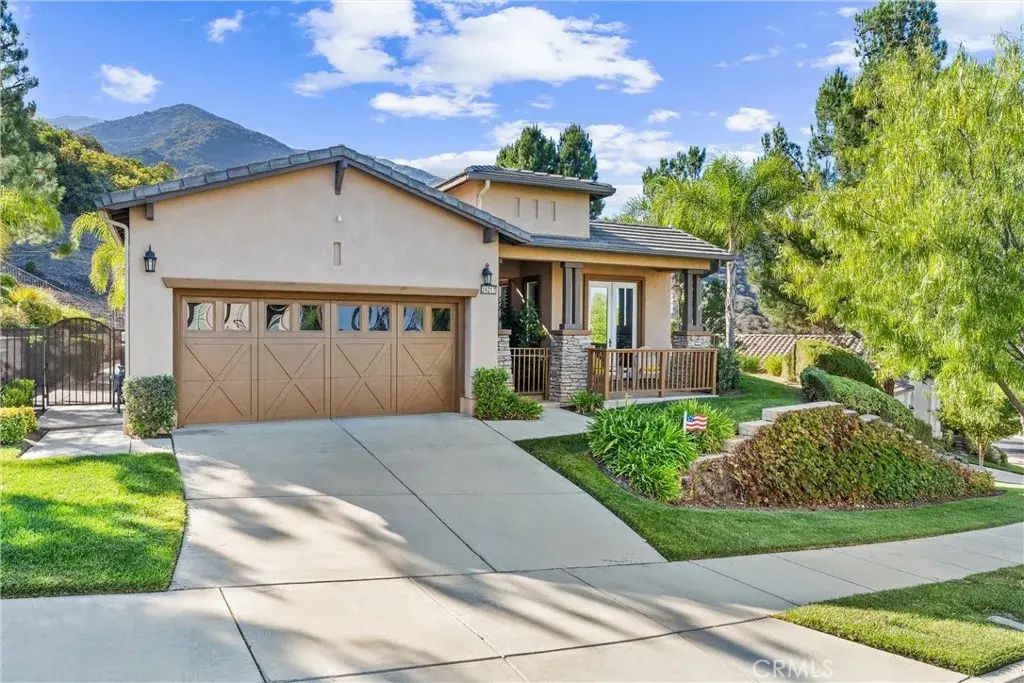 24217 Fawnskin, Corona