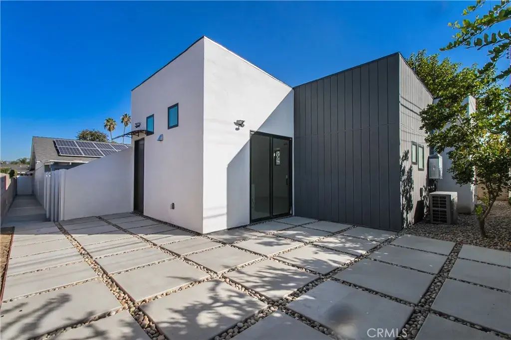 16022 Napa, North Hills