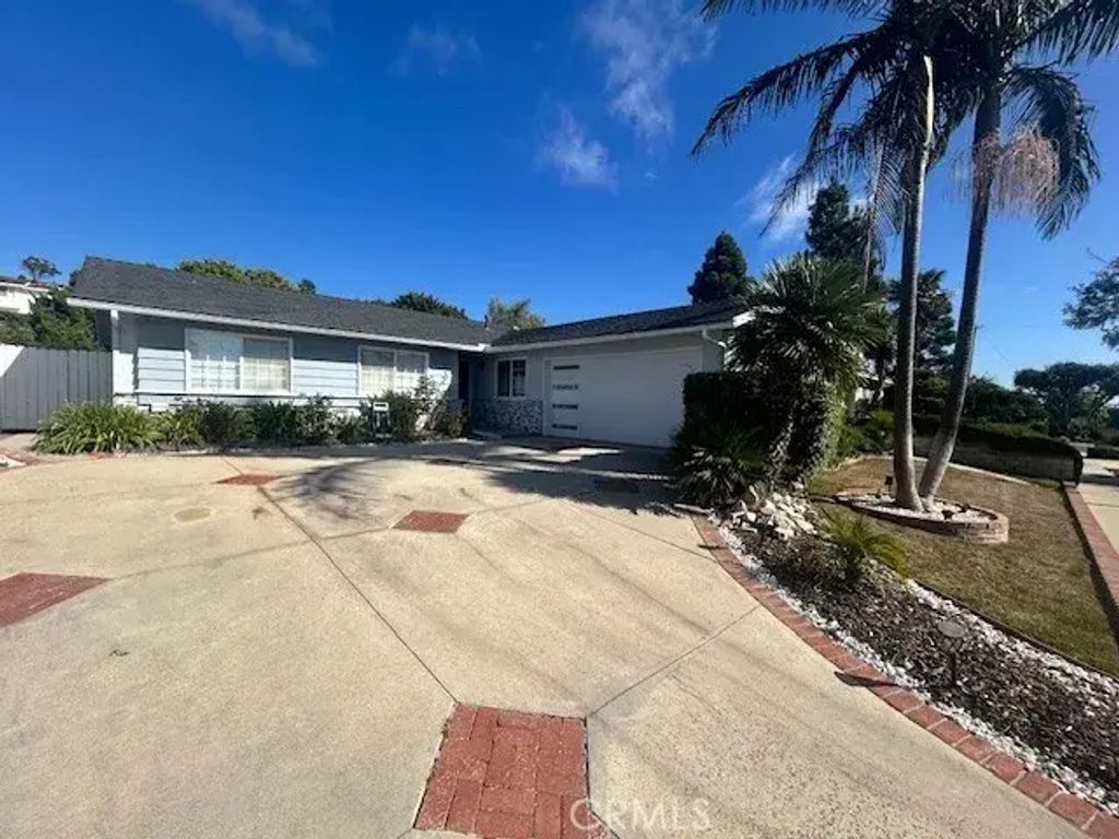 28740 Lomo, Rancho Palos Verdes
