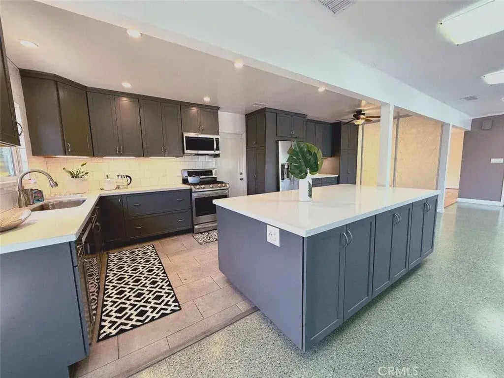 6206 Pontiac, SAN DIEGO