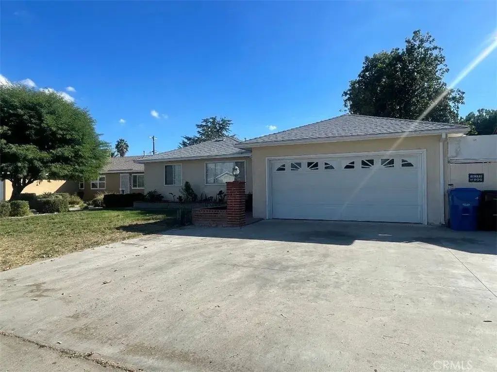 20514 Gault Street, Winnetka